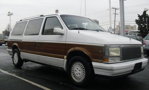 1990 CHRYSLER TOWN AND COUNTRY